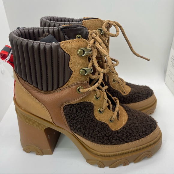 Sorel boots Size 6 - Picture 9 of 12